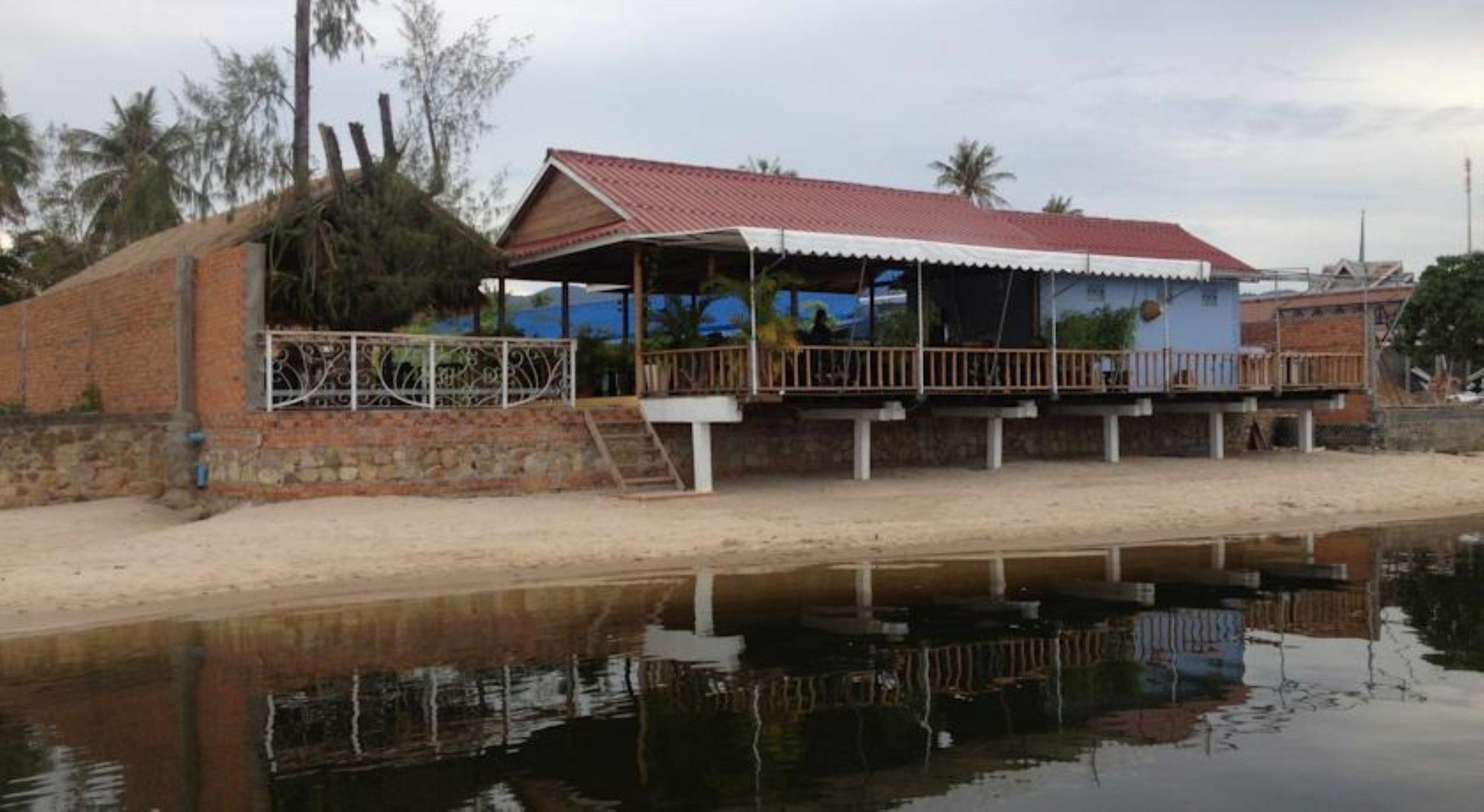 The River Lodge Кампот Экстерьер фото