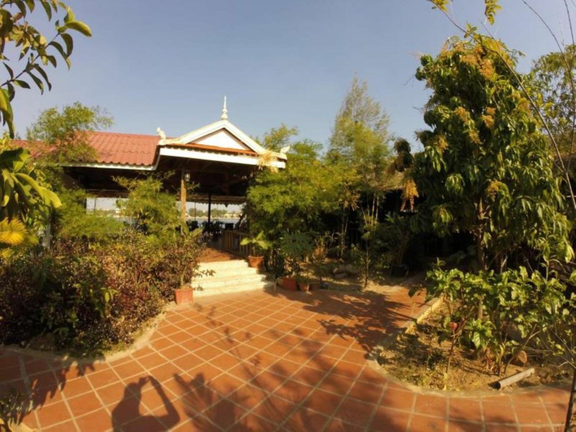 The River Lodge Кампот Экстерьер фото